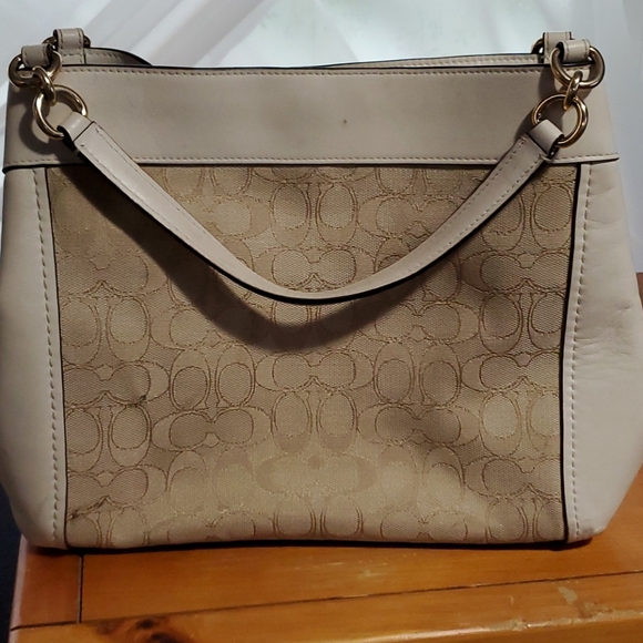 Coach Shoulder - Picture 3 of 6